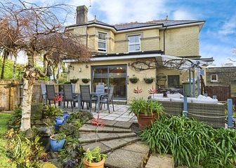 Foxhills - 30 Victoria Avenue, Shanklin, South Wight, United Kingdom, PO37