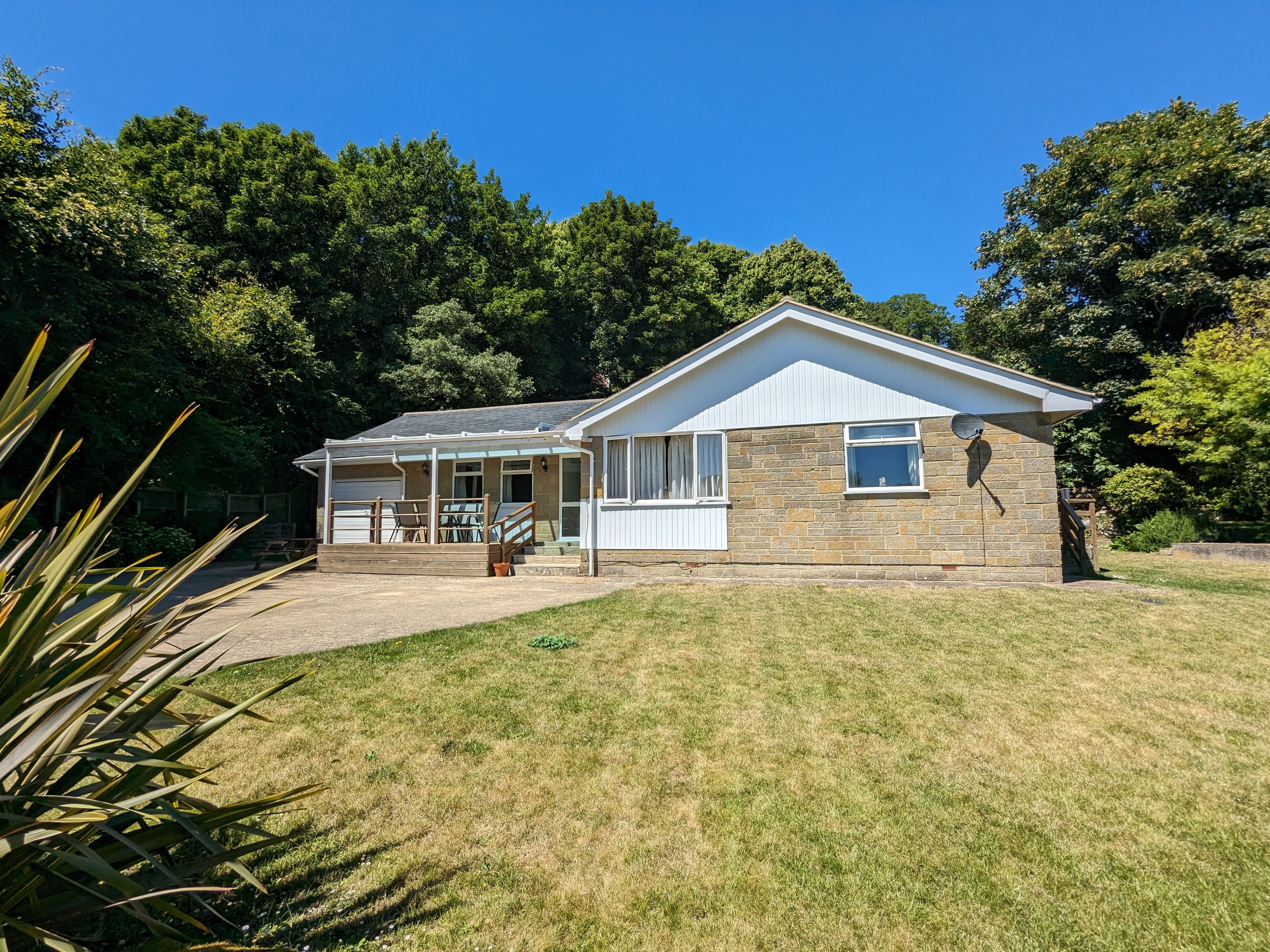 Baltija - 1 Salem Close, St Lawrence, Ventnor, South Wight, United Kingdom, PO38