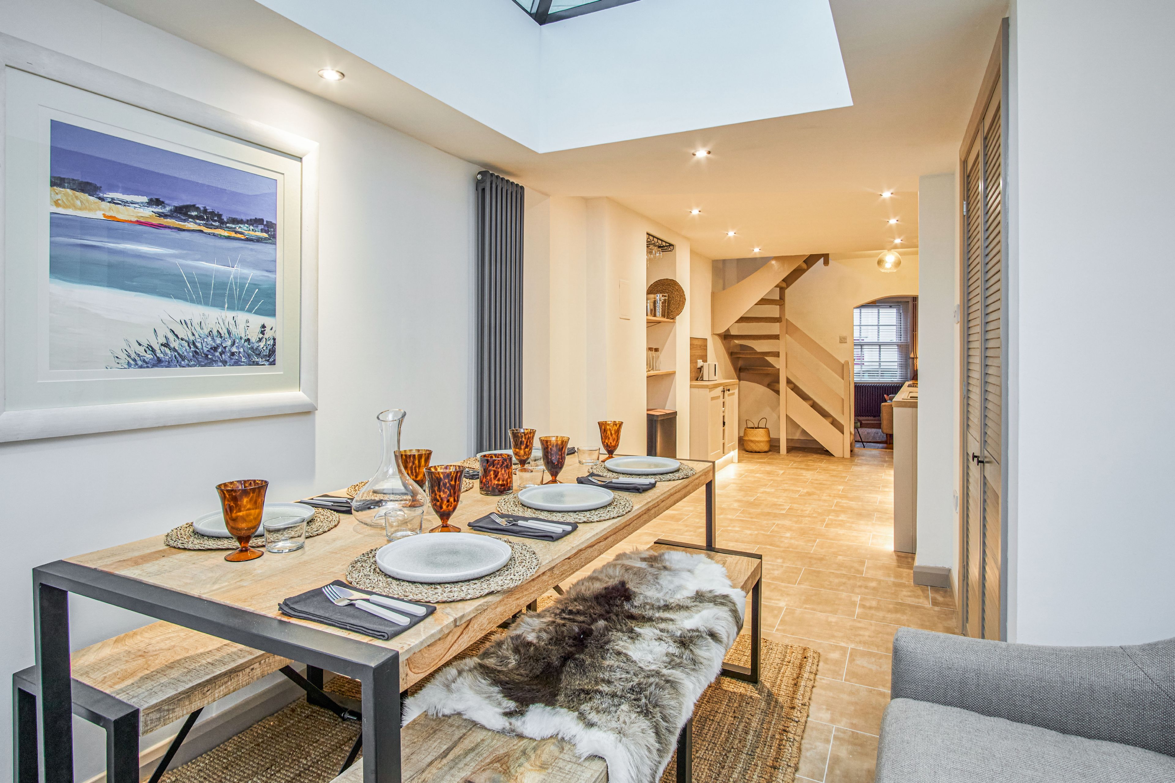 Insignia - 32 Cross Street, Cowes, North Wight, United Kingdom, PO31