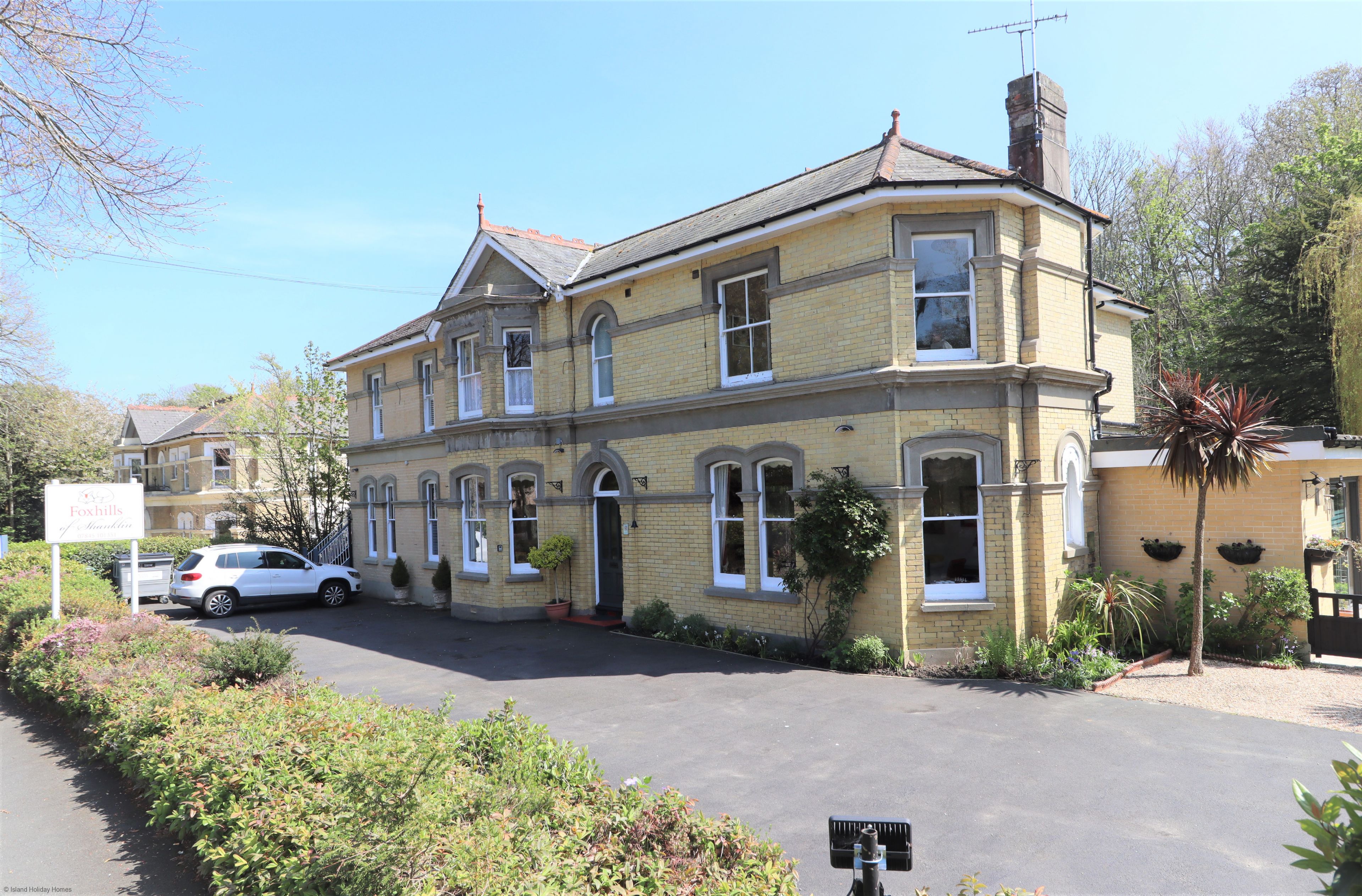 Foxhills of Shanklin  - 30 Victoria Avenue, Shanklin, South Wight, United Kingdom, PO37