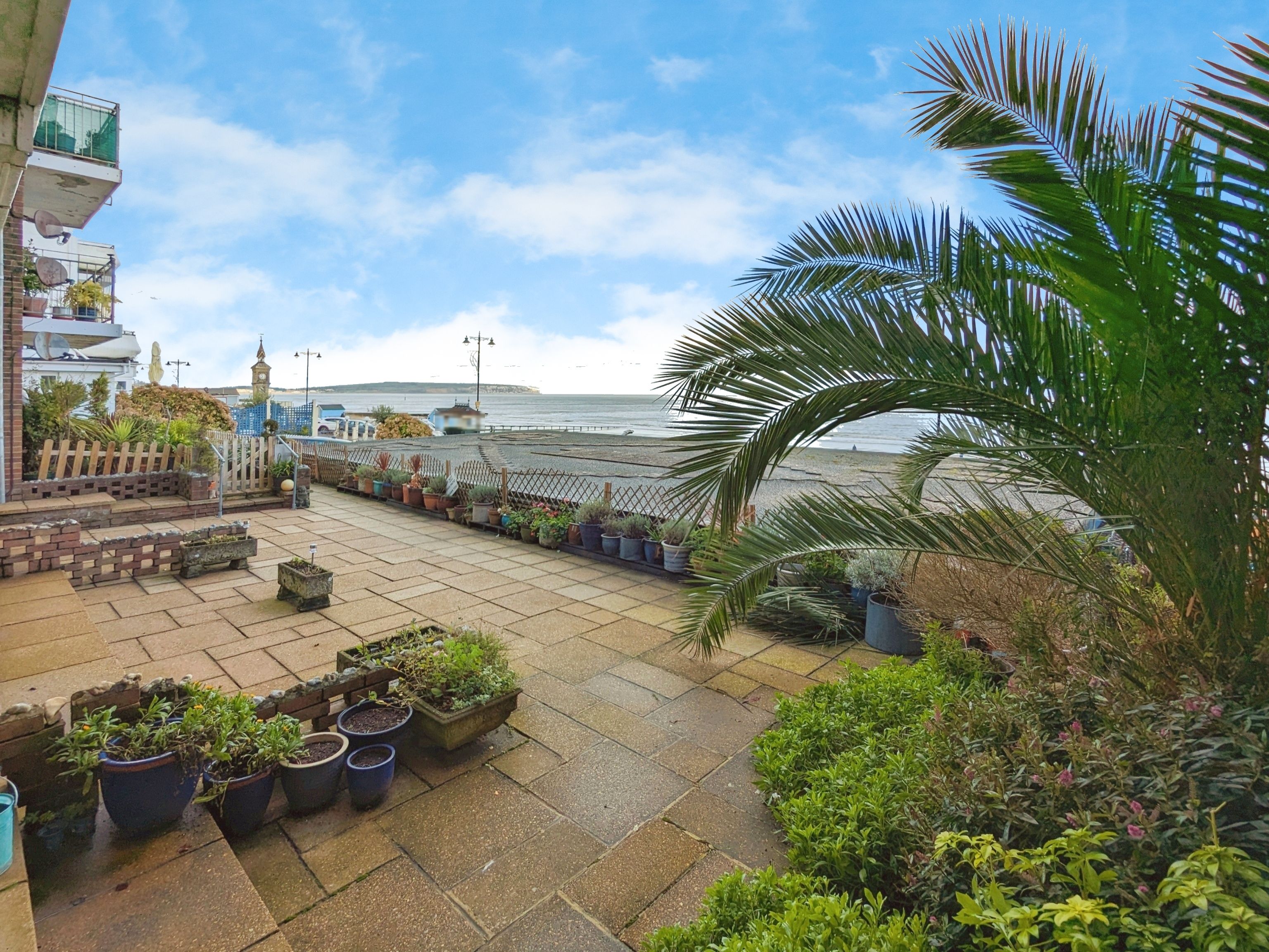 Shanklin Beach - Napier - 9 Napier Apartments, 16 Esplanade, Shanklin, South Wight, United Kingdom, PO37