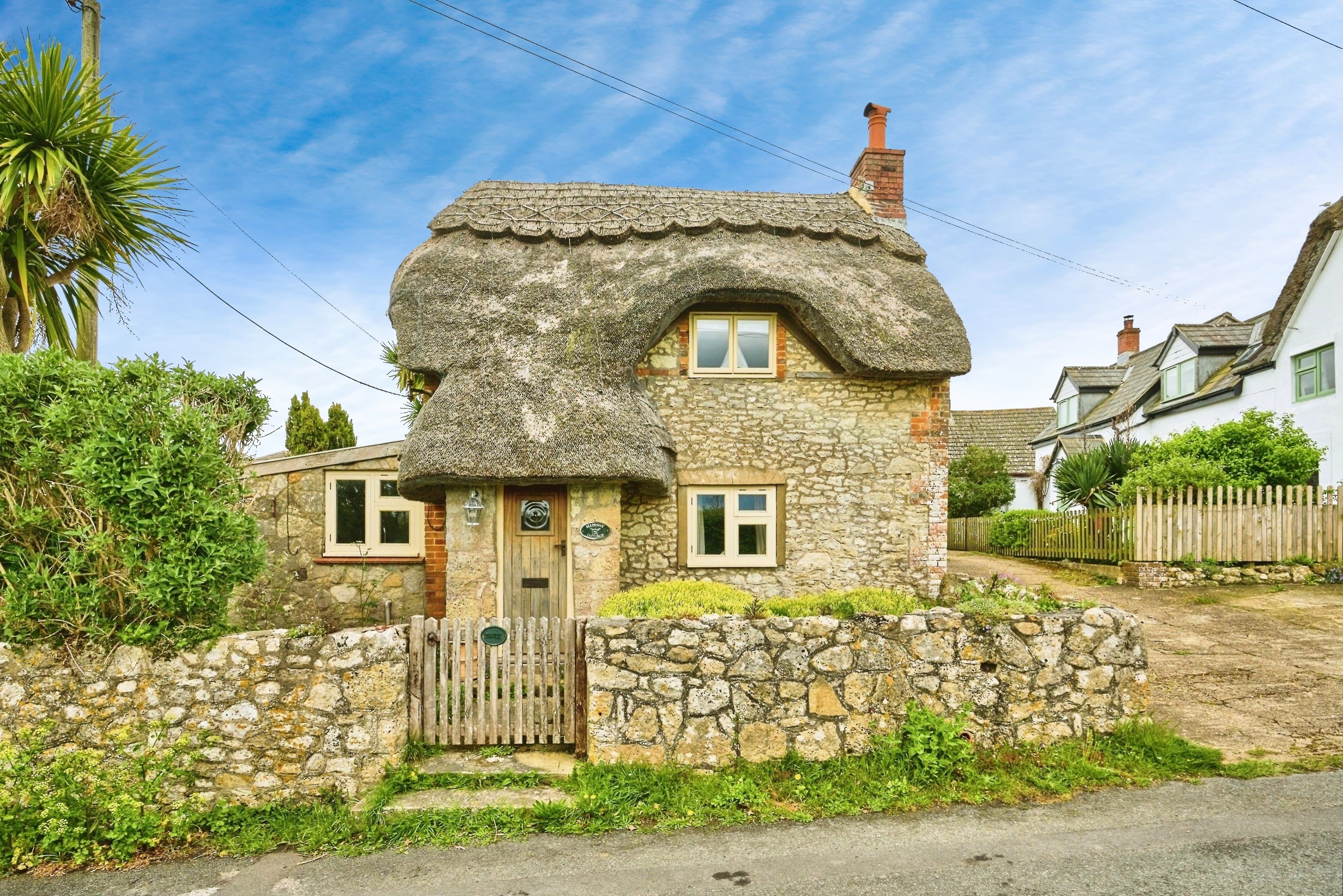 Sixpenny Cottage - 6 penny cottage Wellow Top Road, Wellow, West Wight, United Kingdom, PO41