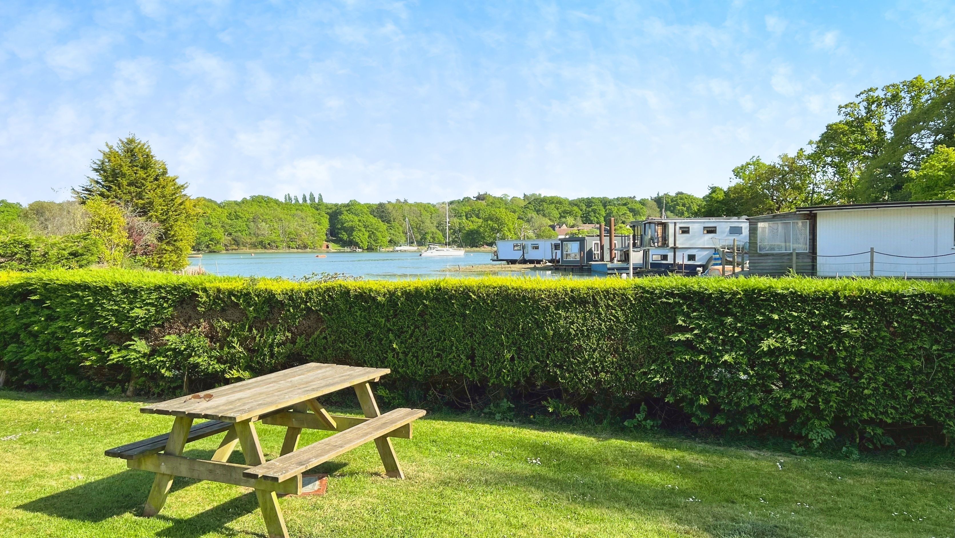 Thistle Cottage - 8C Creek Gardens, Wootton Bridge, East Wight, United Kingdom, PO33