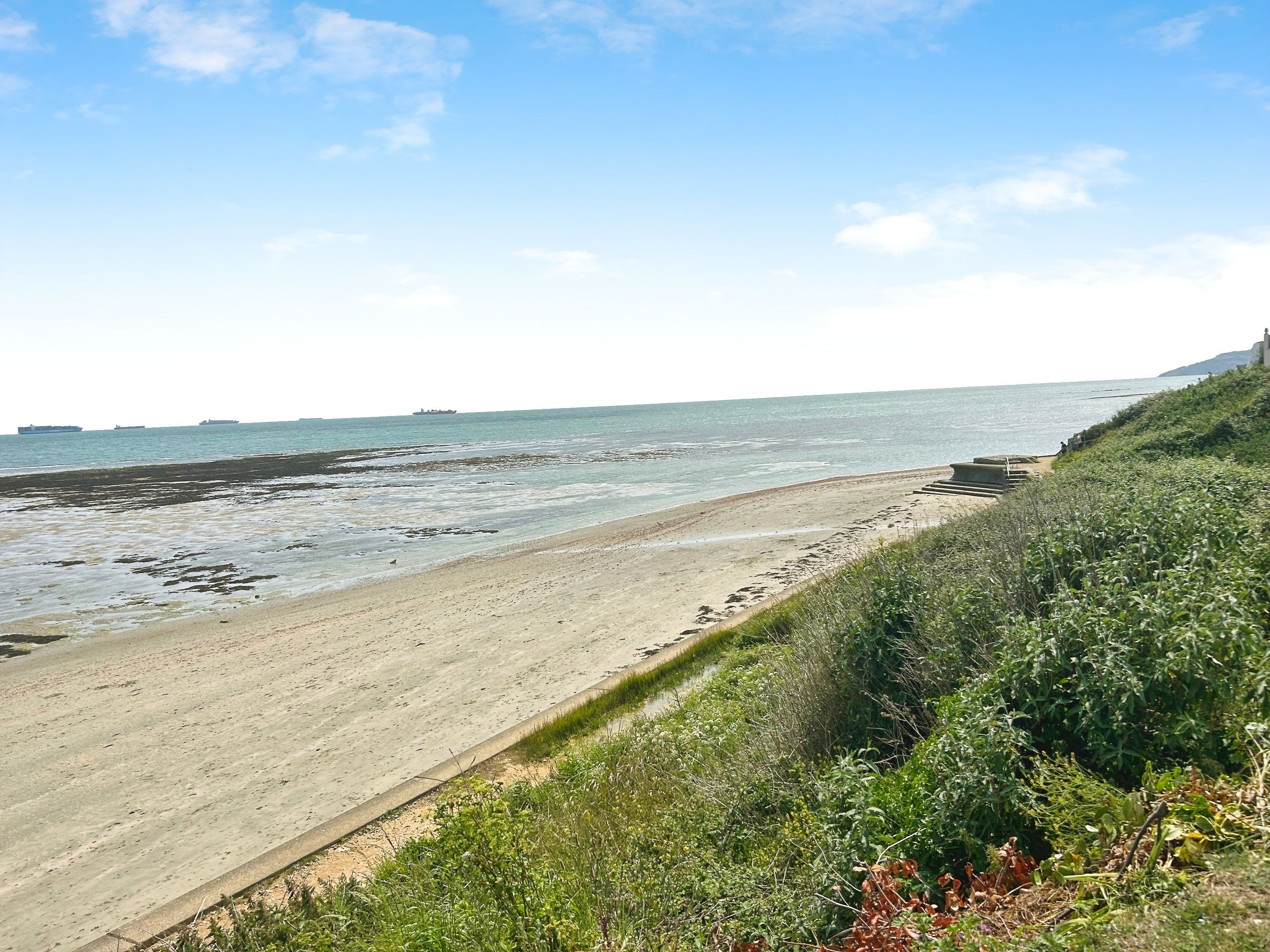Beachfield Breeze - 17 Beachfield Road, Bembridge, East Wight, United Kingdom, PO35